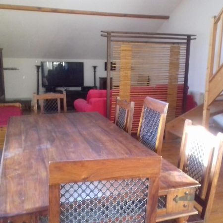 Appartement En Loft 50M2 Dans Maison Avec Chambre En Mezzanine Et Canapes Lits Dans Salon Saint-Pierre-de-Chartreuse Exterior photo